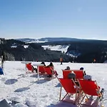 Welcome In - Met Ski- & Fietsberging, Rustig Gelegen Lägenhet
